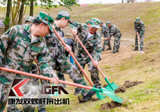 康發(fā)雙螺桿擠出機(jī)參與葛塘街道開展主題為“防范災(zāi)害風(fēng)險(xiǎn),護(hù)航高質(zhì)量發(fā)展”宣傳活動(dòng)暨防汛搶險(xiǎn)應(yīng)急演練