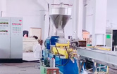 熔噴料雙螺桿擠出造粒機(jī)組設(shè)備視頻，日產(chǎn)量可達(dá)800萬只口罩用原料，熔脂可達(dá)1400-1600