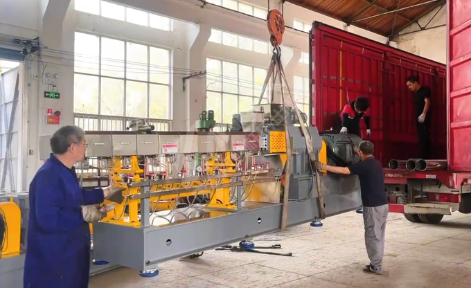 康發(fā)JSH-65/150雙階式單、雙螺桿擠出機(jī)組系列成功發(fā)貨！致力為客戶提供定制化生產(chǎn)解決方案！